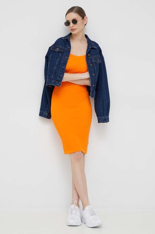 Calvin Klein Jeans sukienka J20J221149.PPYX pomarańczowy SS23