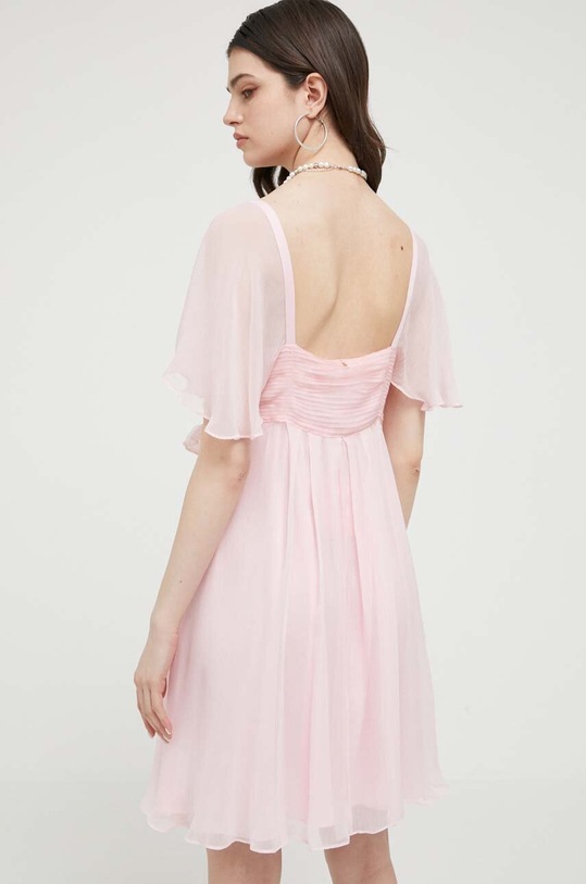 Odzież Blugirl Blumarine sukienka z domieszką jedwabiu RA3045.T3339 różowy