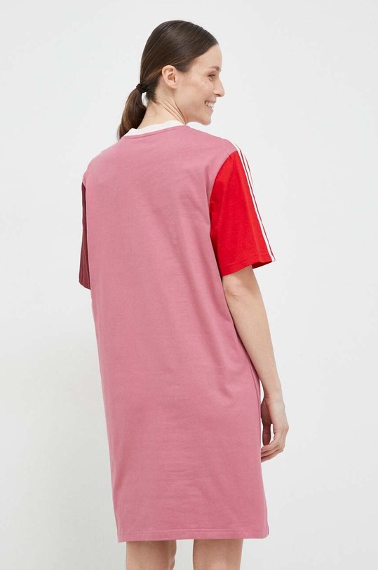 Одяг Бавовняна сукня adidas IC1461 рожевий