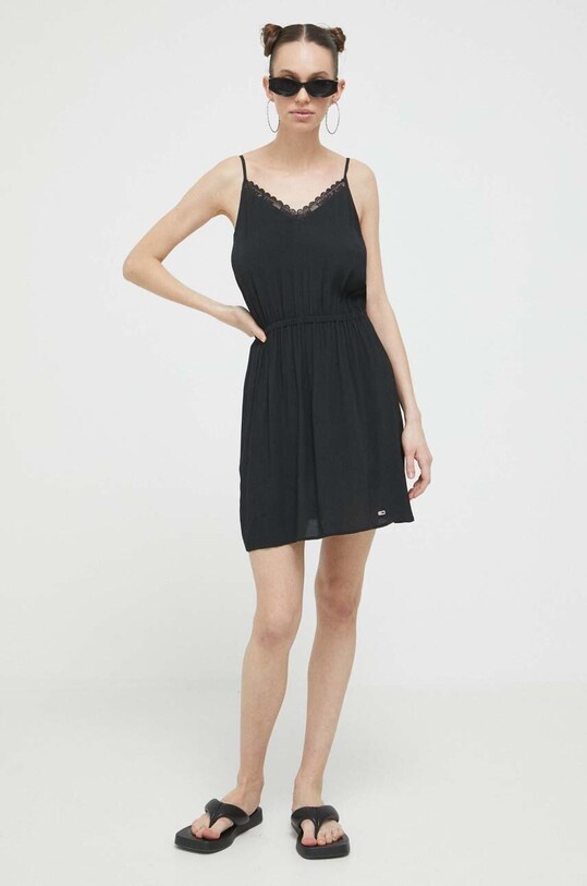 Tommy Jeans sukienka DW0DW15174.PPYX czarny SS23