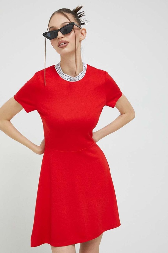 Tommy Jeans sukienka czerwony DW0DW15755.PPYX