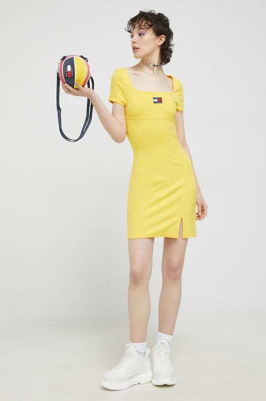 Šaty Tommy Jeans DW0DW15362.PPYX žlutá SS23