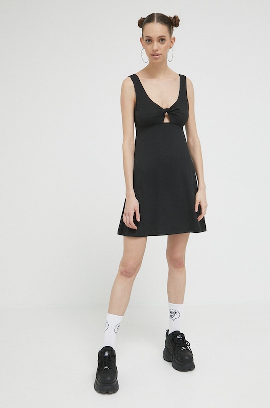 Šaty Volcom B1312302.BLK černá SS23