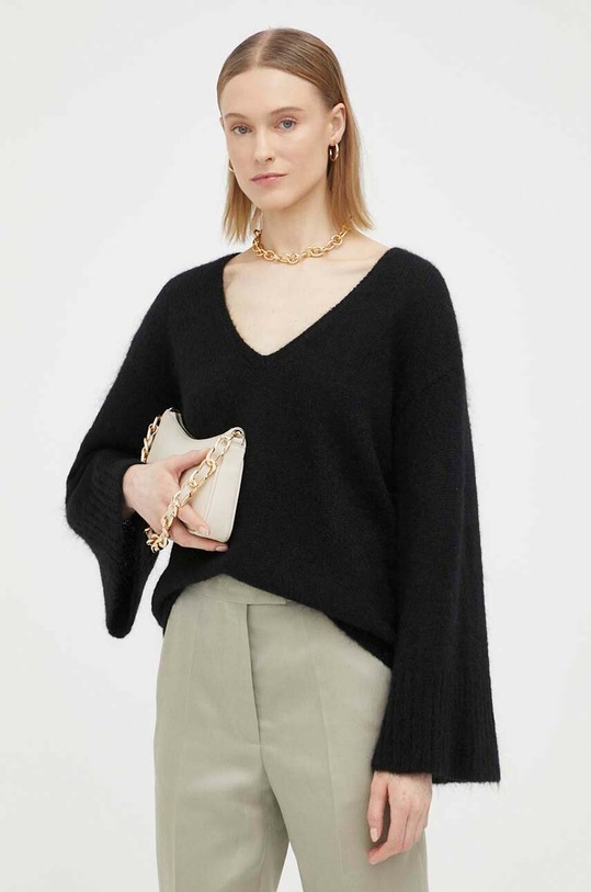 Vlněný svetr By Malene Birger V výstřih černá Q71340011