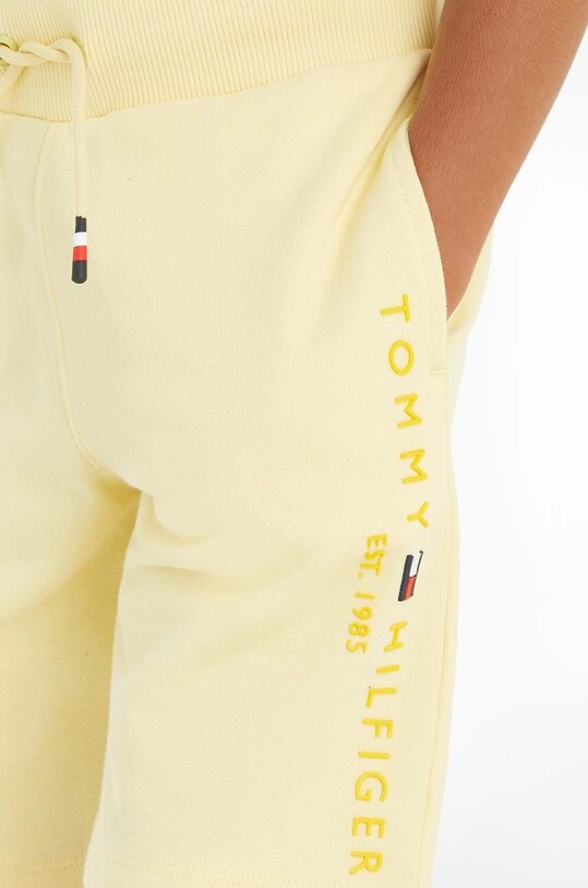 Παιδικό βαμβακερό σορτς Tommy Hilfiger KB0KB08361.PPYX κίτρινο