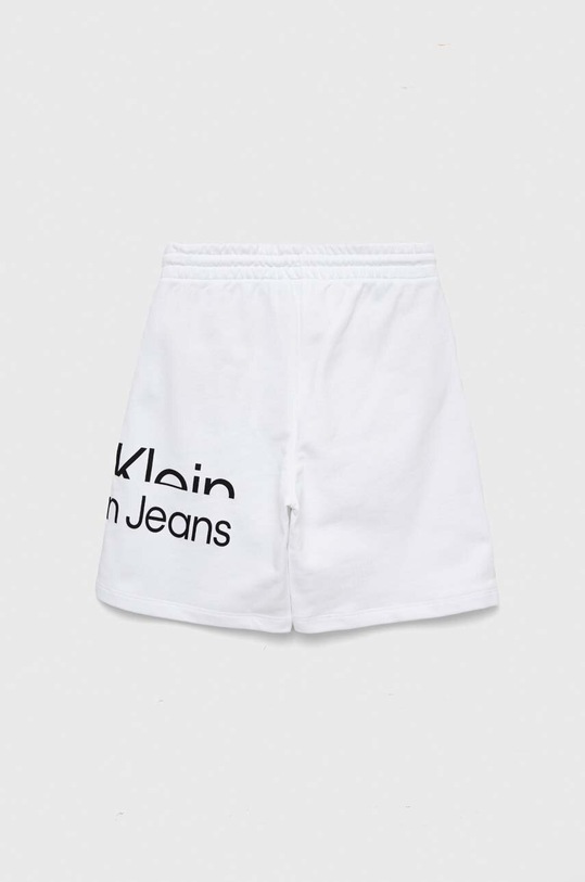 Παιδικό βαμβακερό σορτς Calvin Klein Jeans IB0IB01607.PPYX λευκό SS23