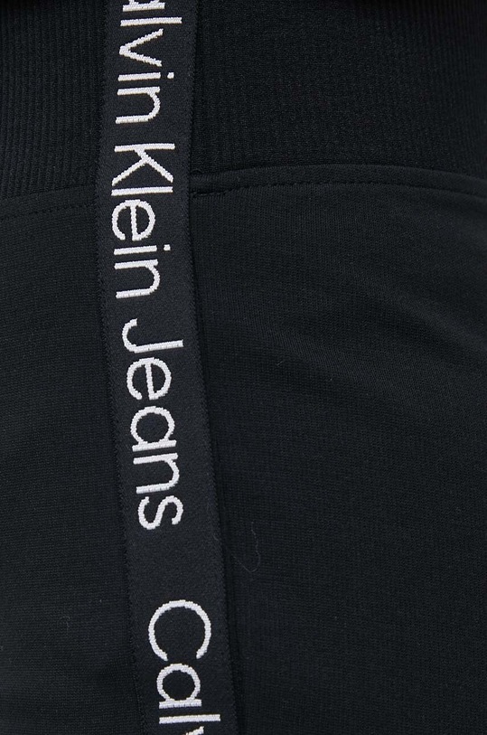 Calvin Klein Jeans szorty czarny J20J220683.PPYX