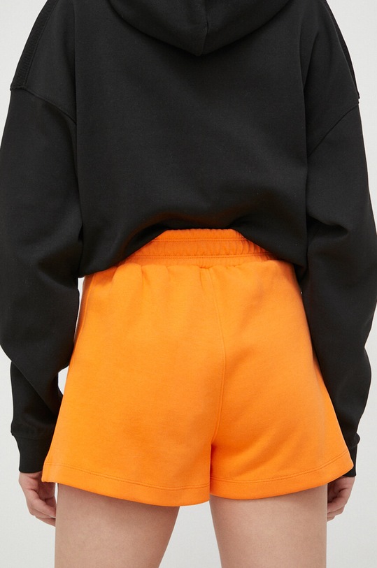 Odzież Calvin Klein Jeans szorty J20J221054.PPYX pomarańczowy