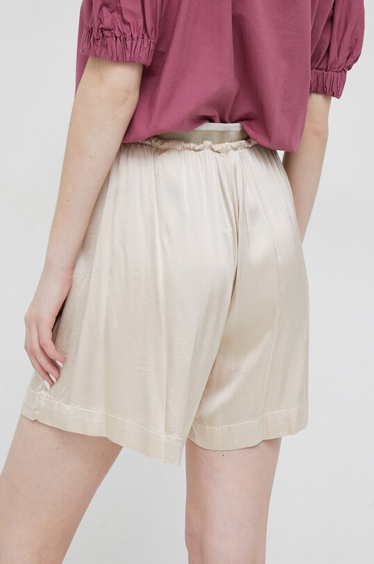 Abbigliamento Deha pantaloncini D83508.75108 beige