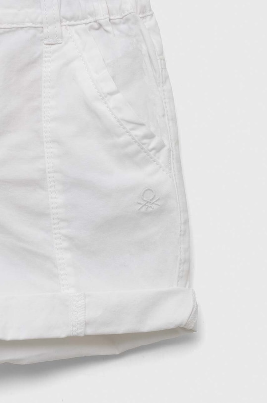 CHLAPEC Dětské bavlněné šortky United Colors of Benetton 4LN6G900N.P.SEASONAL bílá