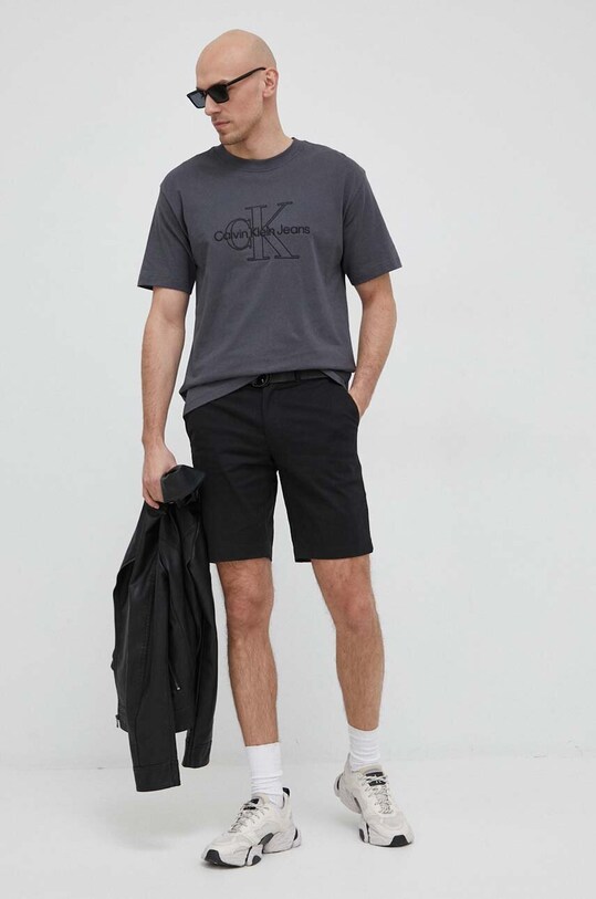 Къс панталон Calvin Klein K10K111788.PPYX черен SS24