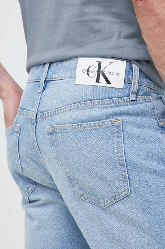 Bavlněné šortky Calvin Klein Jeans modrá J30J322788.PPYX