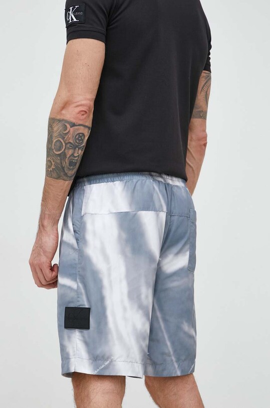 Oblečenie Šortky Calvin Klein Jeans J30J322909.PPYX sivá