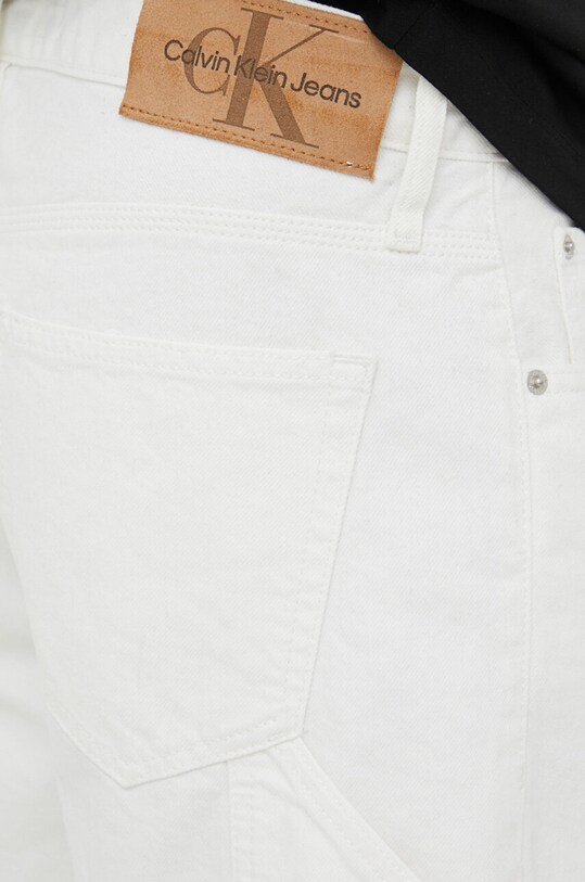 Bavlněné šortky Calvin Klein Jeans bílá J30J322776.PPYX