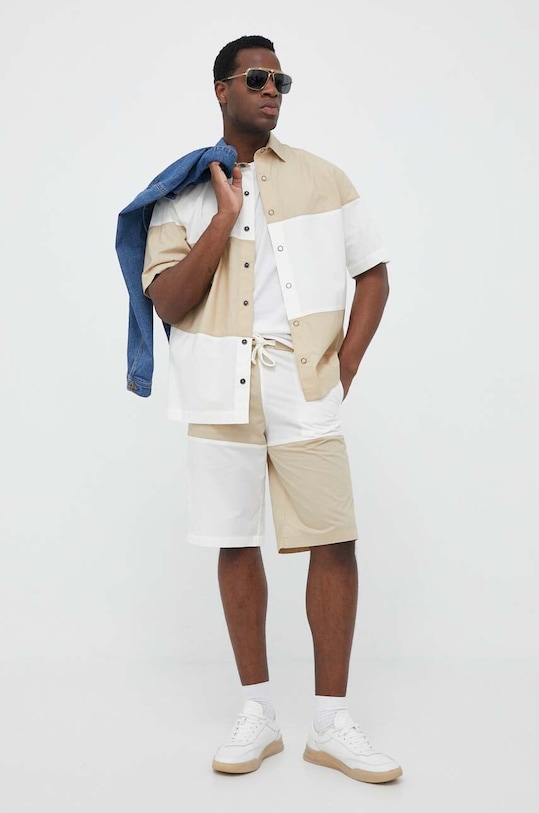 United Colors of Benetton szorty bawełniane 4EDZU900B.902 beżowy SS23