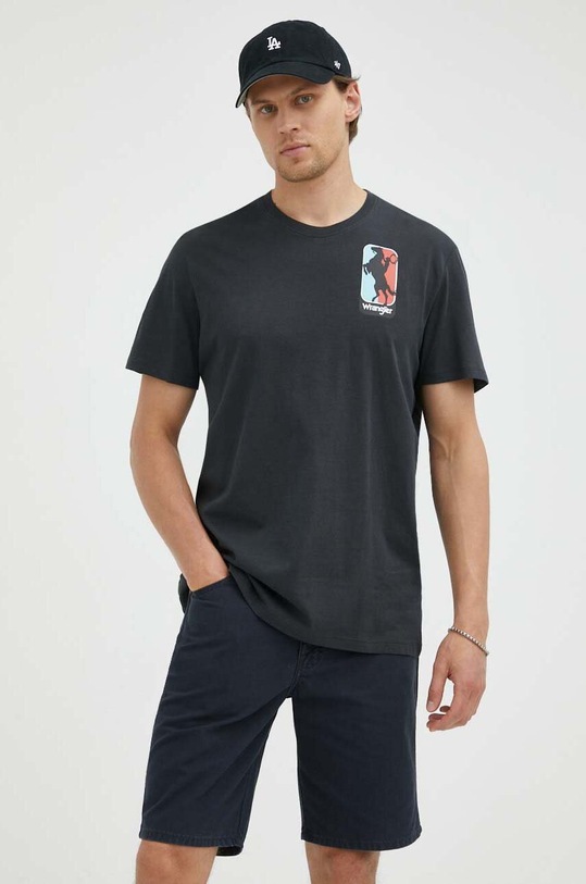 Βαμβακερό σορτσάκι Wrangler σκούρο μπλε W16WDRXAE