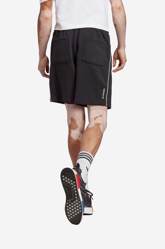 Oblečenie Šortky adidas Originals Adicolor Seasonal Archive HR3323 čierna