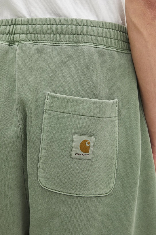 Памучен къс панталон Carhartt WIP Nelson Sweat Short зелен I030130.1YFGD