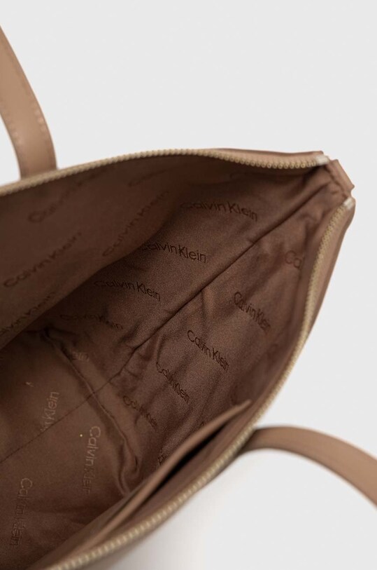 kabelka Calvin Klein K60K609874.PPYX hnědá