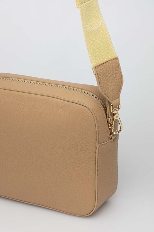 Coccinelle poseta de piele bej E5.MN5.55.M3.01