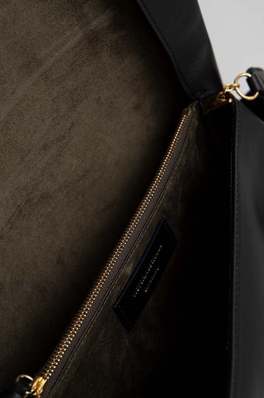Kožená listová kabelka Victoria Beckham Chain Pouch B223AAC004769A čierna