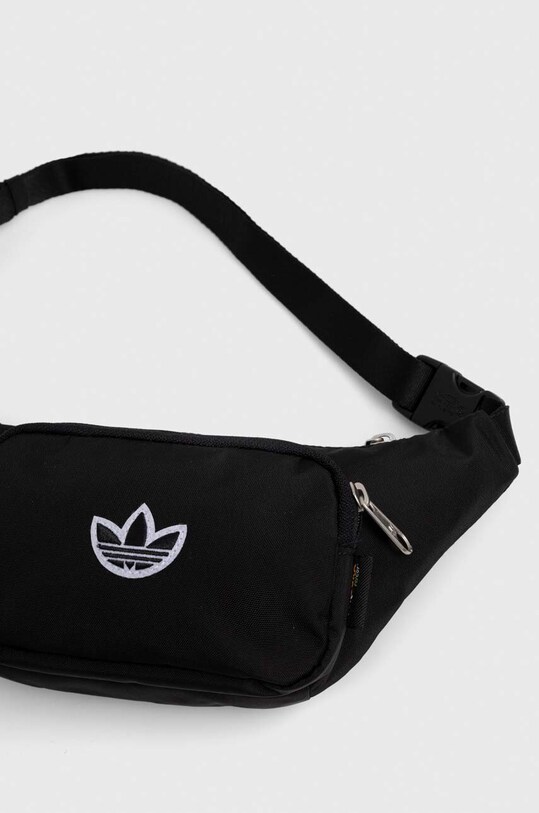 Ľadvinka adidas Originals IJ5007 čierna AW23