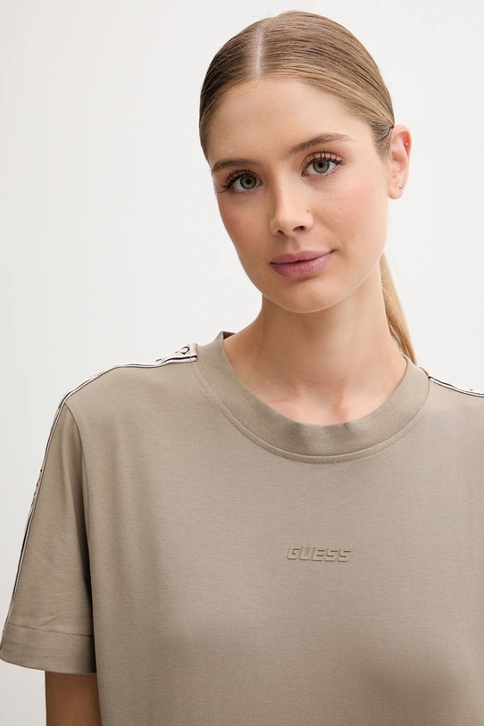Βαμβακερό μπλουζάκι Guess BRITNEY μπεζ V3RI08.I3Z14