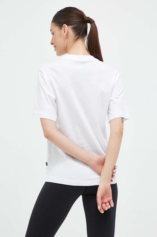 Ρούχα Βαμβακερό μπλουζάκι Puma 673669 λευκό