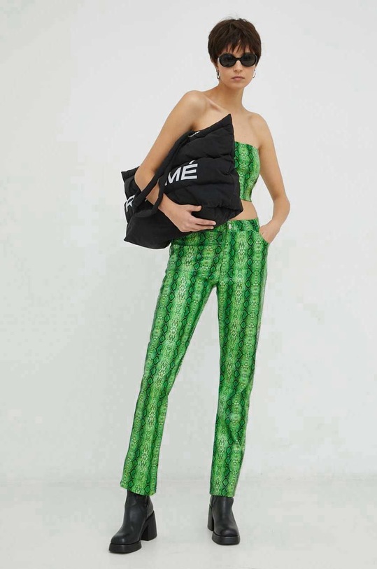 Top Résumé 17350961 zelená SS23