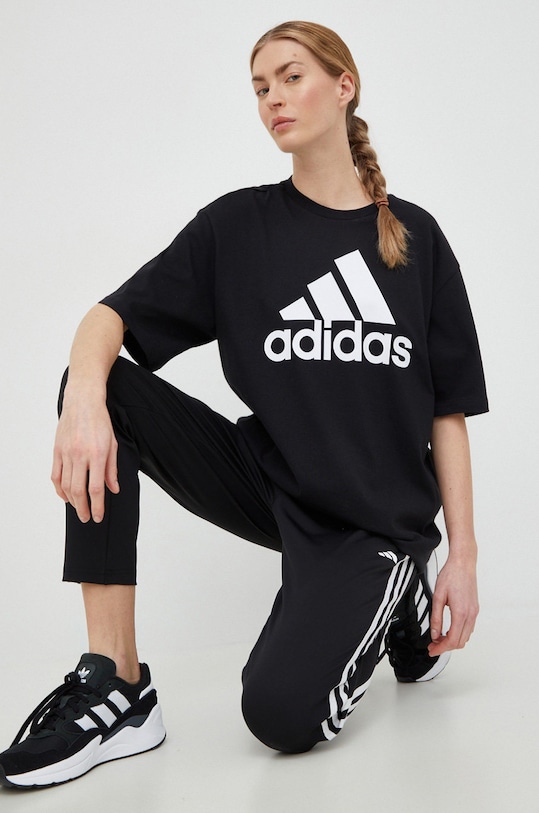 Памучна тениска adidas свободна черен HR4931