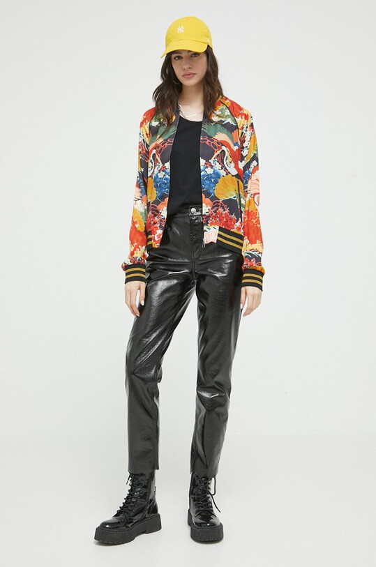 Bombažen top Superdry W6011643A.02A črna SS23