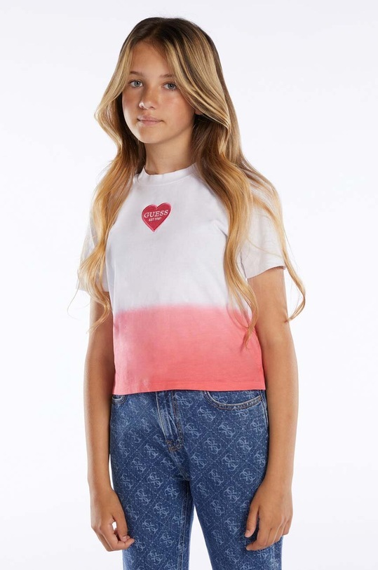Παιδικό βαμβακερό μπλουζάκι Guess απλικέ λευκό J3GI05.K8HM0.PPYX