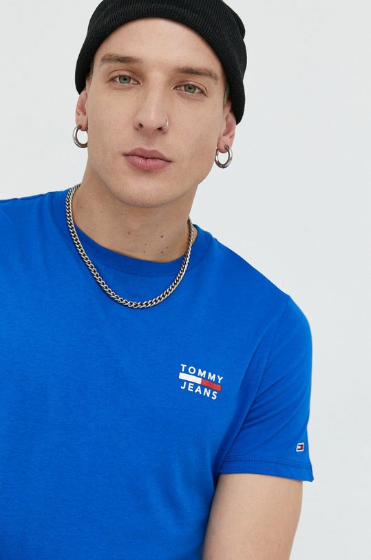 Памучна тениска Tommy Jeans стандартна син DM0DM10099.PPYX