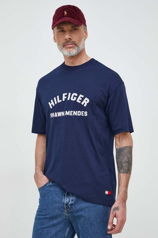 Tričko Tommy Hilfiger x Shawn Mendes tmavomodrá MW0MW31189.PPYX