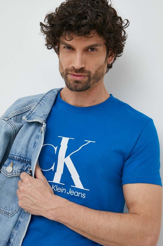 Памучна тениска Calvin Klein Jeans стандартна син J30J323299.PPYX