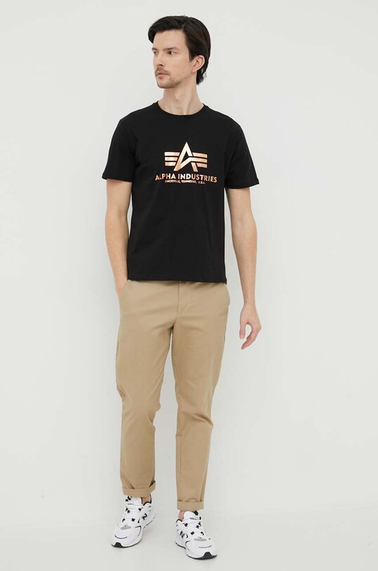 Βαμβακερό μπλουζάκι Alpha Industries 100501FP.365 μαύρο SS23