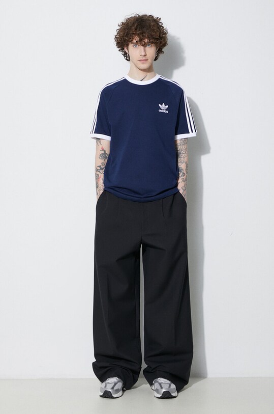 Βαμβακερό μπλουζάκι adidas Originals IA4850 σκούρο μπλε SS23