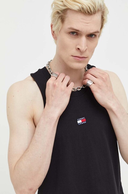 Памучна тениска Tommy Jeans стандартна черен DM0DM11803.PPYX