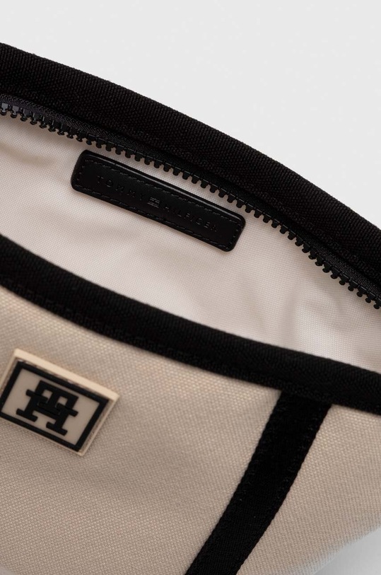 Νεσεσέρ καλλυντικών Tommy Hilfiger μπεζ AW0AW16096