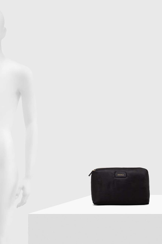 Kozmetična torbica Coccinelle E5.PVT.25.G0.01 črna