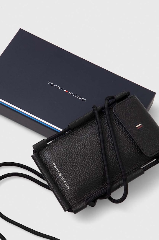 Tommy Hilfiger pokrowiec na telefon skórzany czarny AM0AM11853
