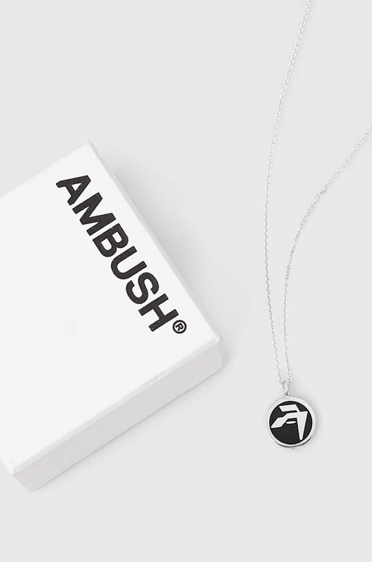Strieborný náhrdelník AMBUSH Epoxy Amblem Charm BMOB00ES24SIL0011000 čierna SS24