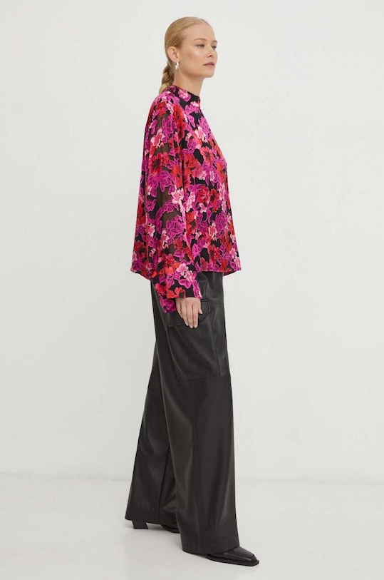 Gestuz bluzka z domieszką jedwabiu 10908776 różowy SS24