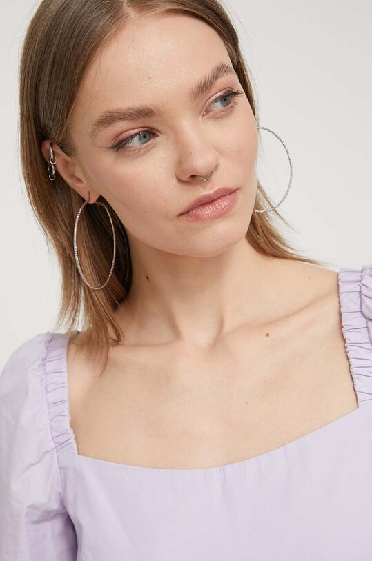 Bavlněná halenka Tommy Jeans fialová DW0DW17806