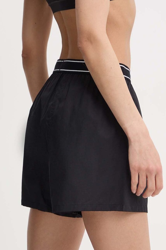 Бавовняні шорти Tommy Jeans UM0UM03167 чорний SS24