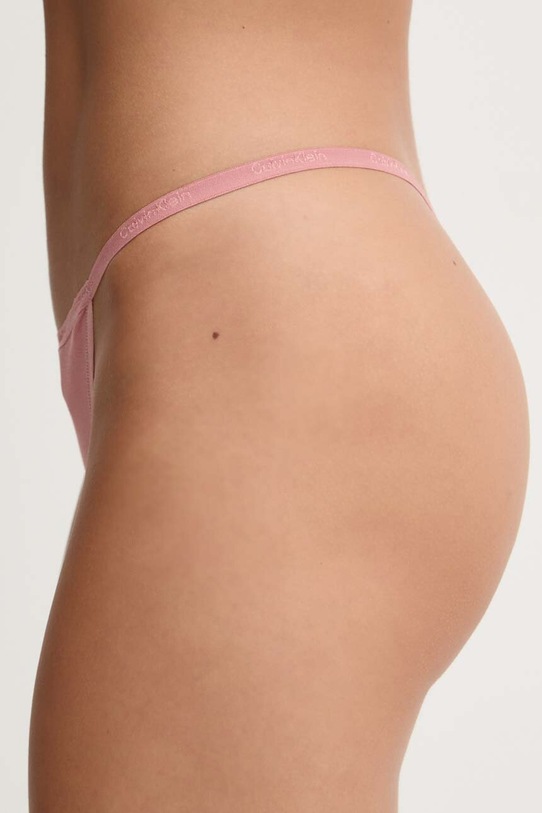 Calvin Klein Underwear stringi 000QD5122E różowy AW24