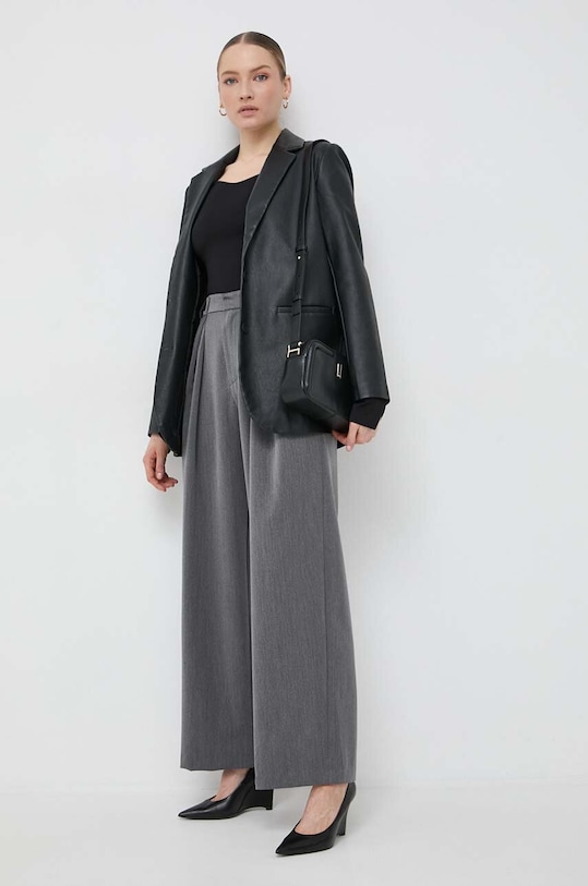 Tričko s dlhým rukávom BOSS 50509415 čierna SS24