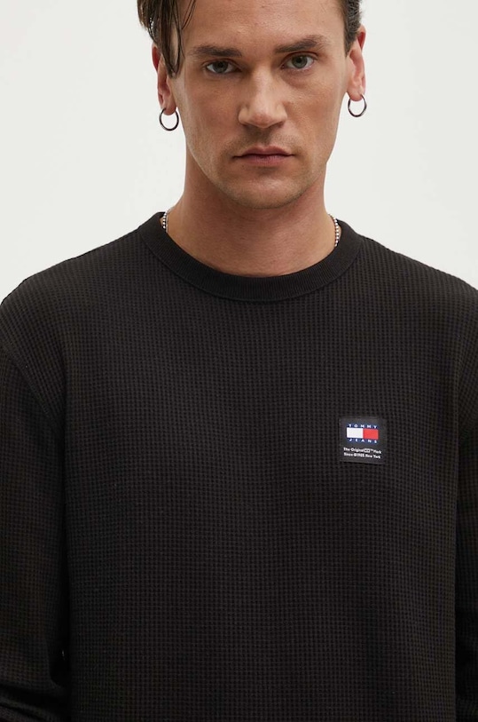 Tričko s dlhým rukávom Tommy Jeans čierna DM0DM18652