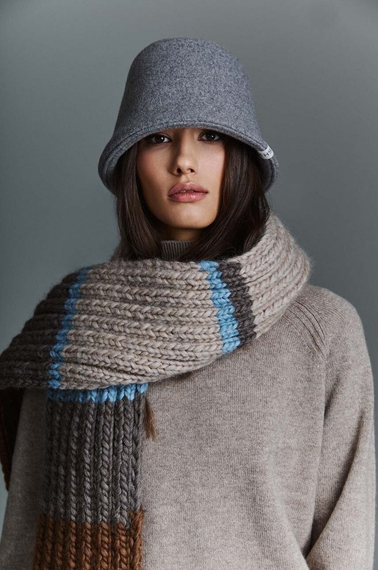 Kapa iz kašmirja LE SH KA headwear Grey Bucket siva GreyBucket