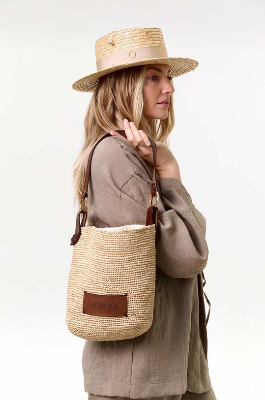 Accesorii Pălărie din colecția LE SH KA headwear. Model cu bor larg, confecționat din paie naturale. GoldCanotier bej